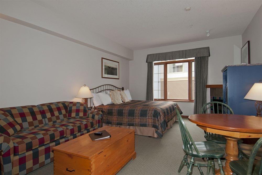 Sun Peaks Resort - Hearthstone Lodge