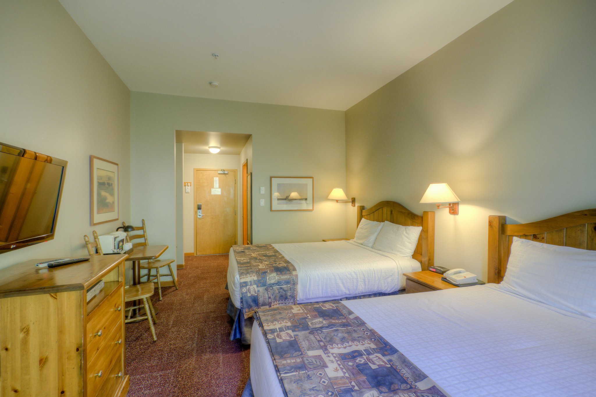 Sun Peaks Resort - Nancy Greene's Cahilty Hotel & Suites