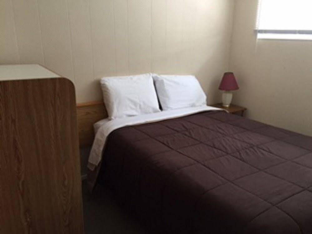 Trail Motel & Mobile Home Park & RV Park