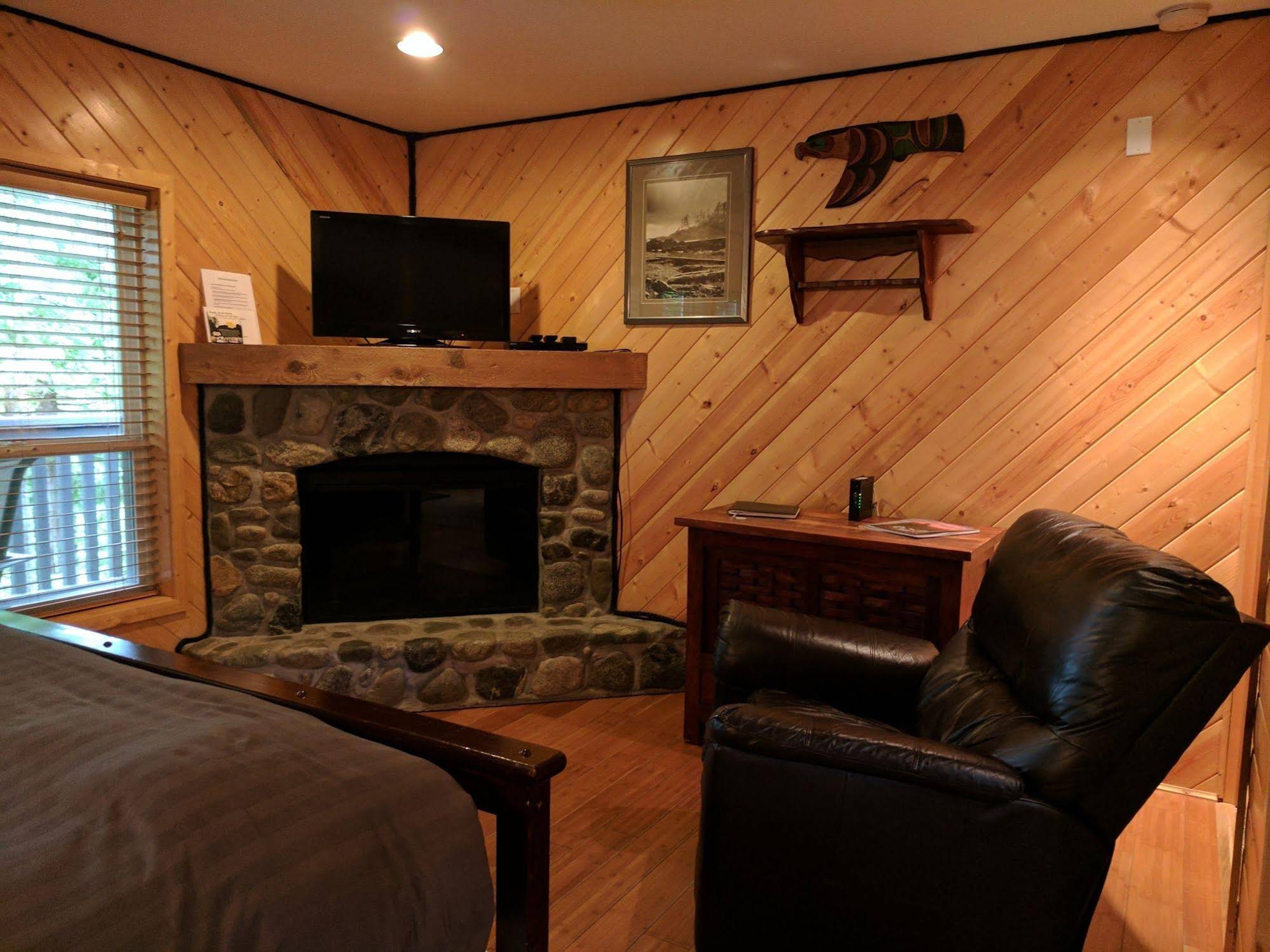 Wild Pacific Waterfront Cabins