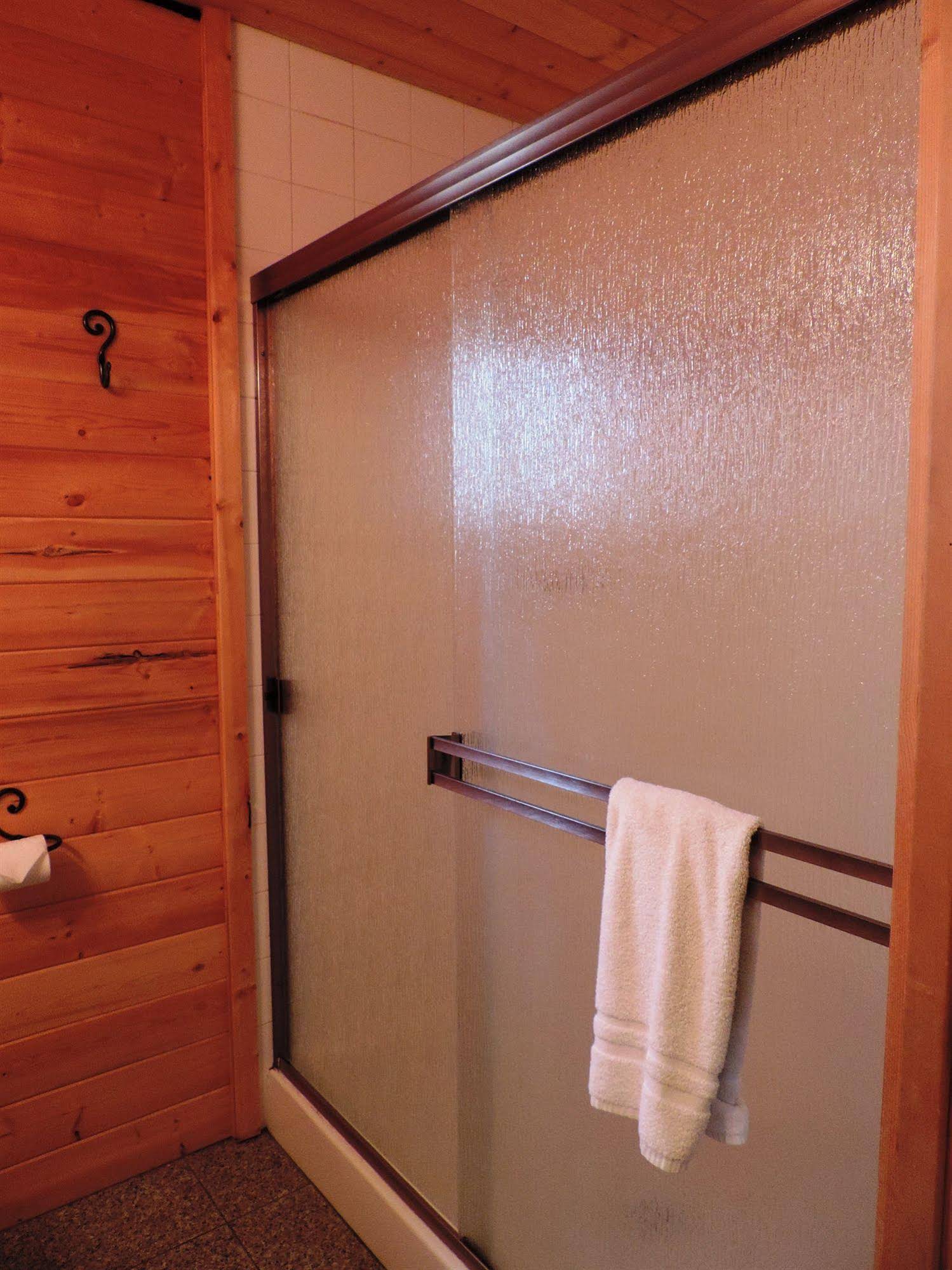 Wild Pacific Waterfront Cabins