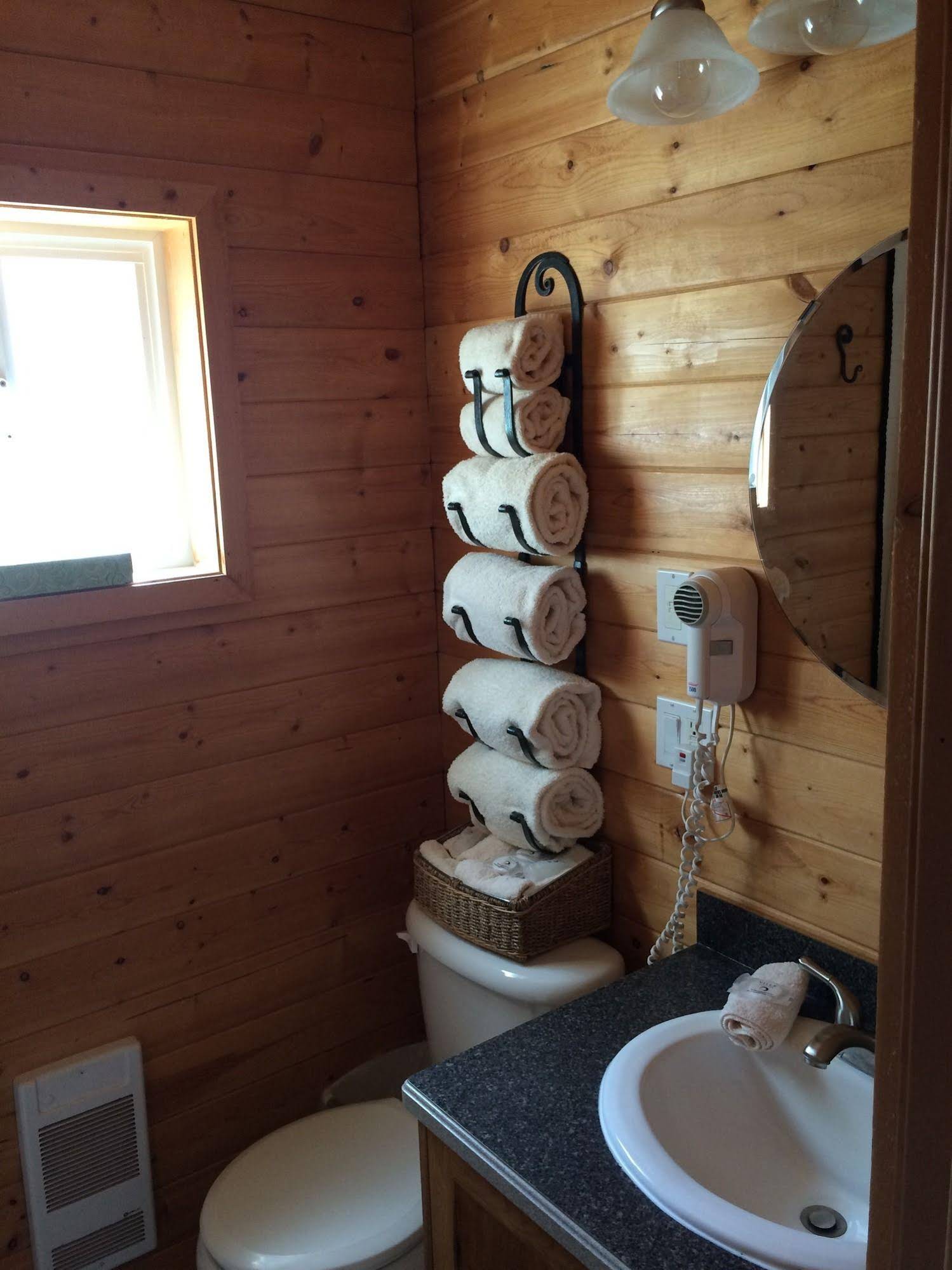 Wild Pacific Waterfront Cabins