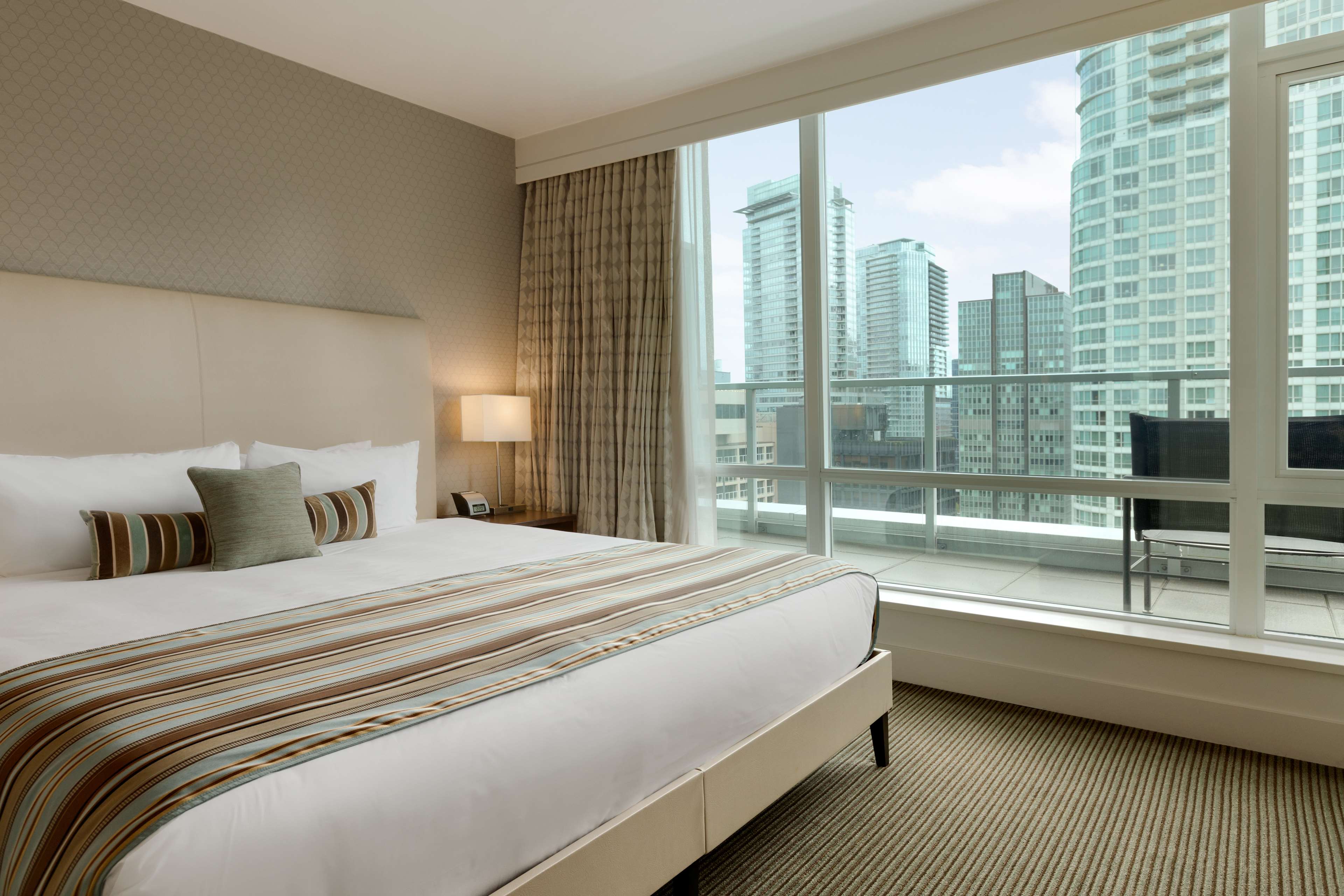 Coast Coal Harbour Vancouver Hotel by APA