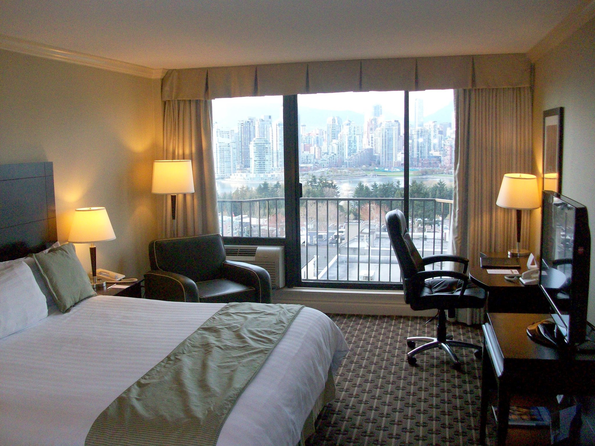 Park Inn & Suites by Radisson, Vancouver
