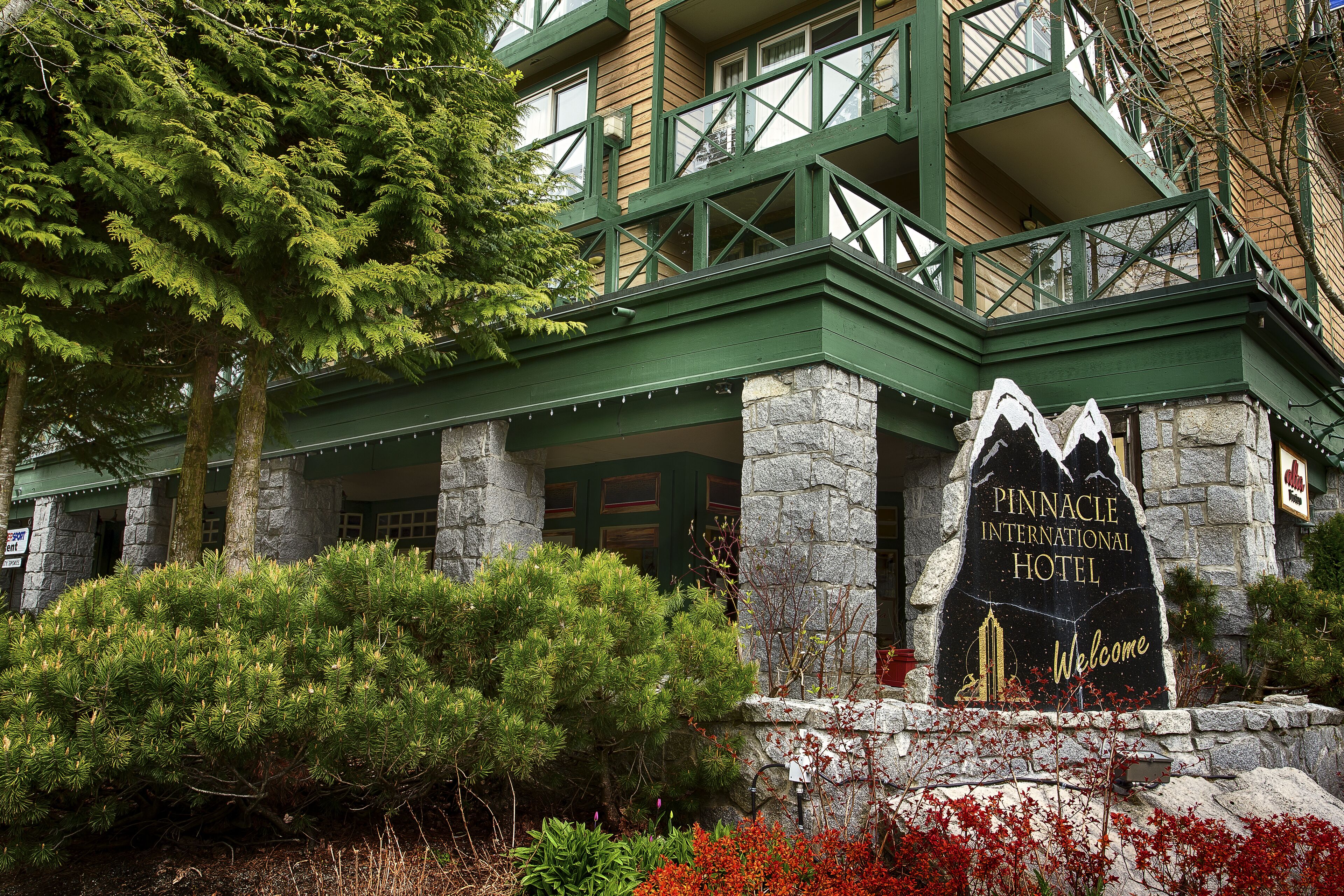 Pinnacle Hotel Whistler Village