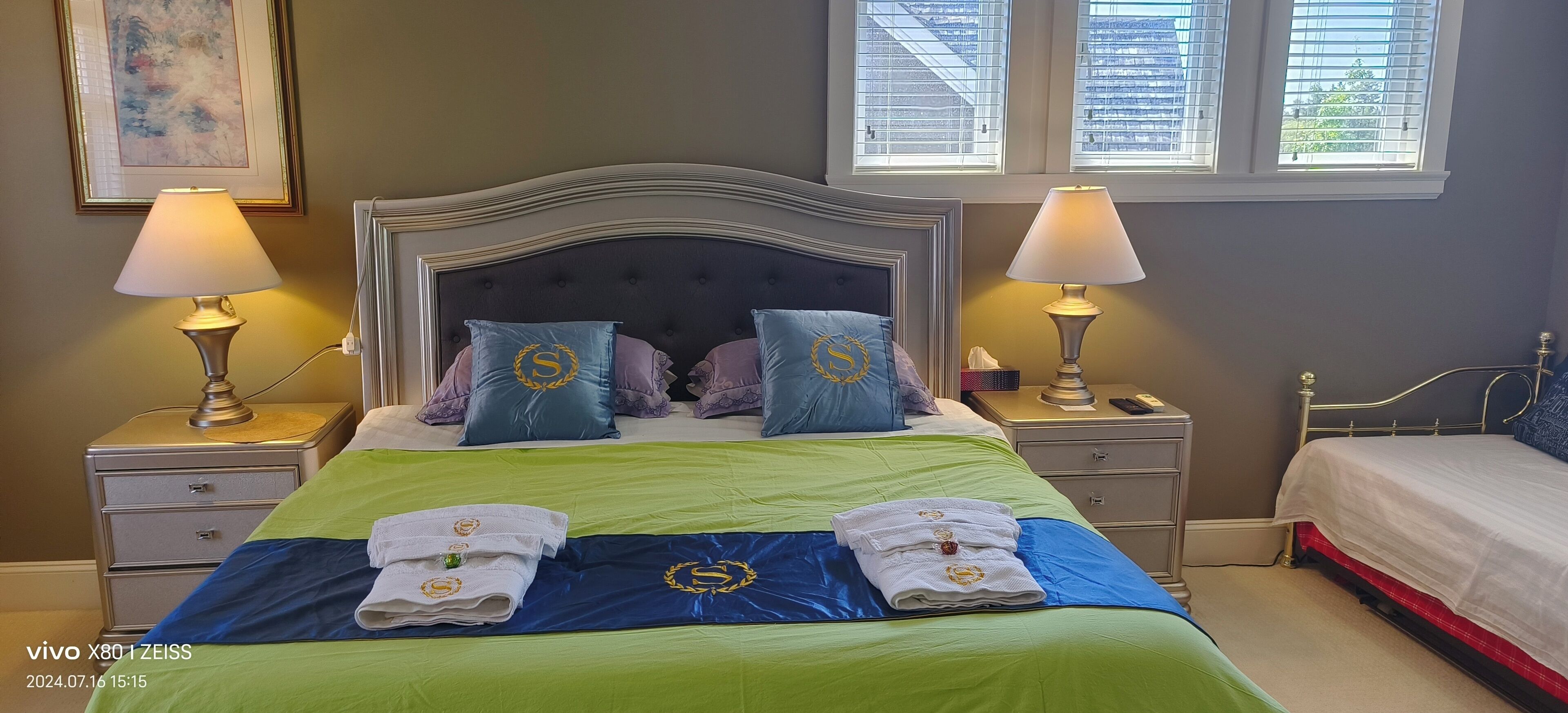 Sunny Island by White Rock