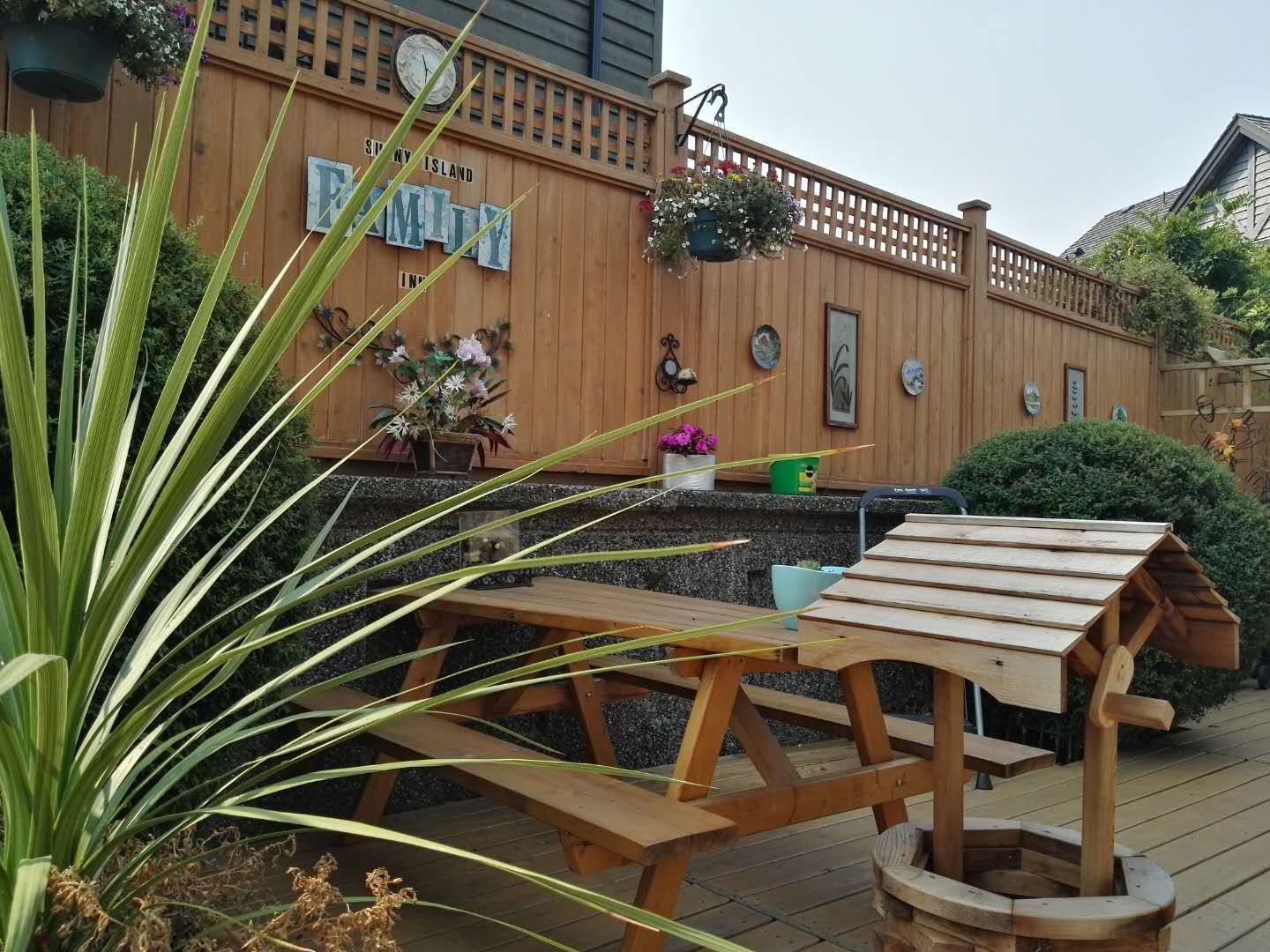 Sunny Island by White Rock