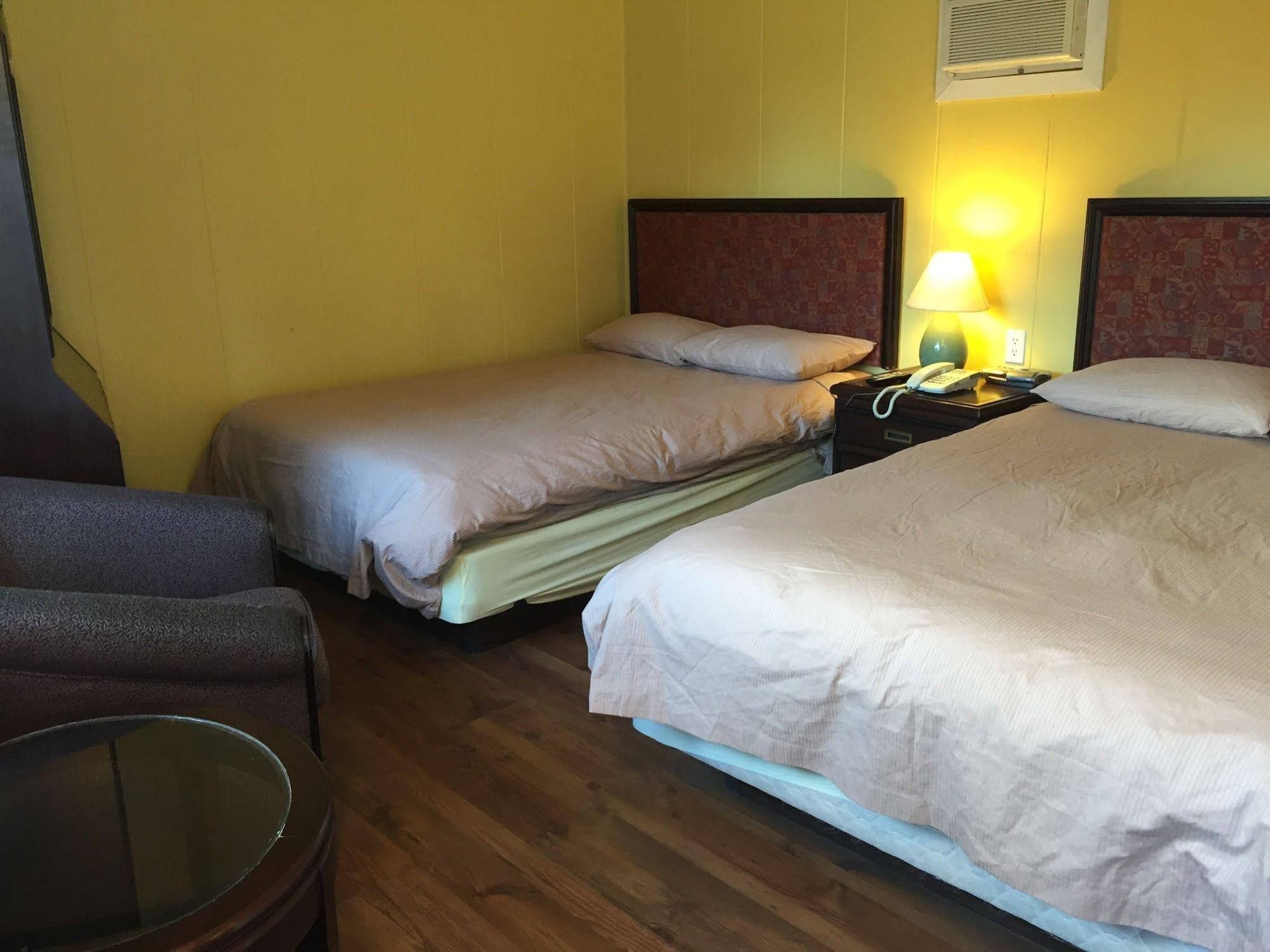 Stampeder Motel