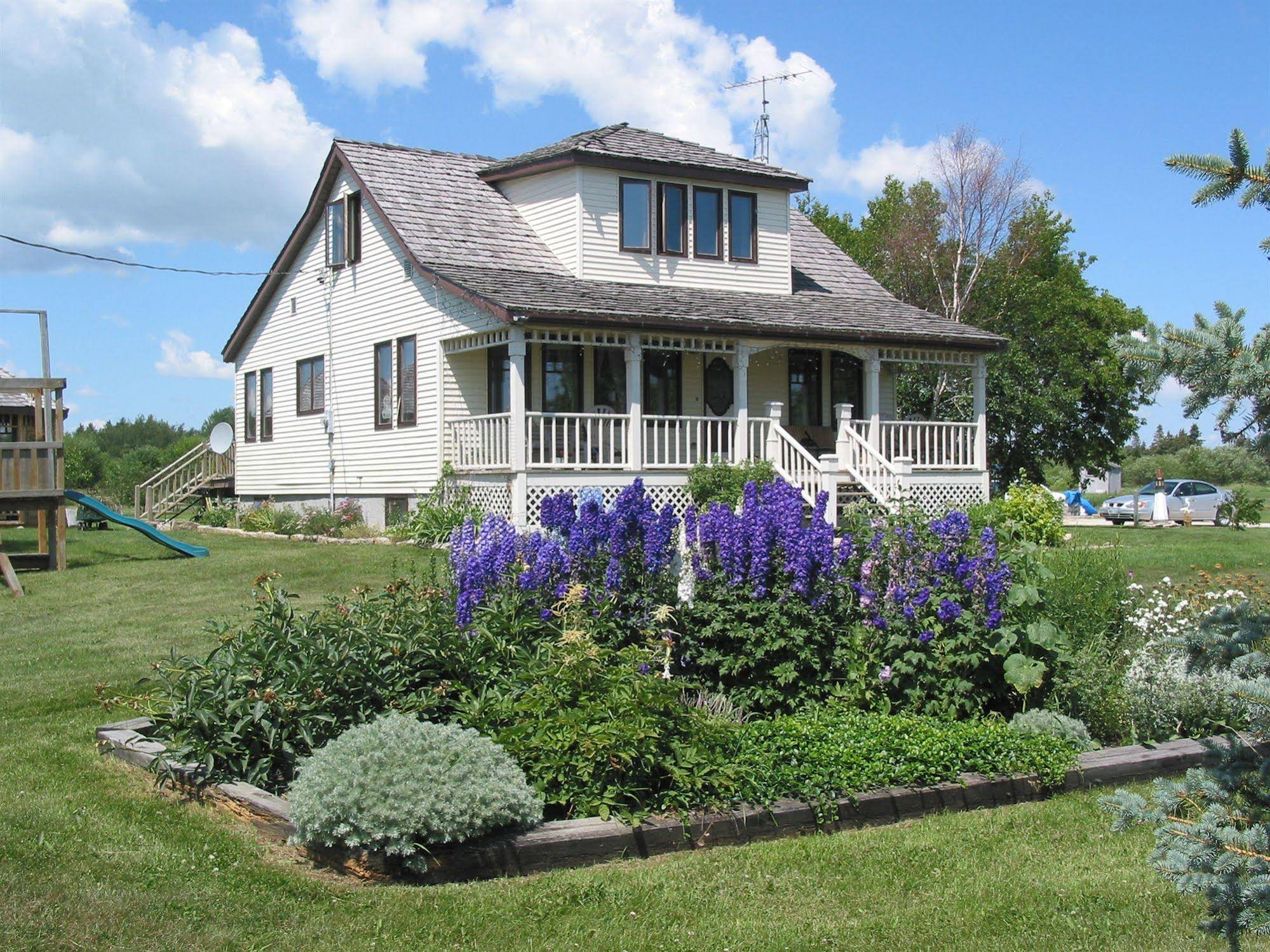 Solmundson Gesta Hus B&B and Wellness Centre