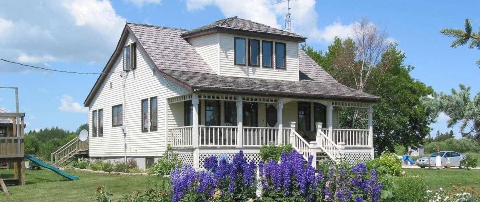 Solmundson Gesta Hus B&B and Wellness Centre