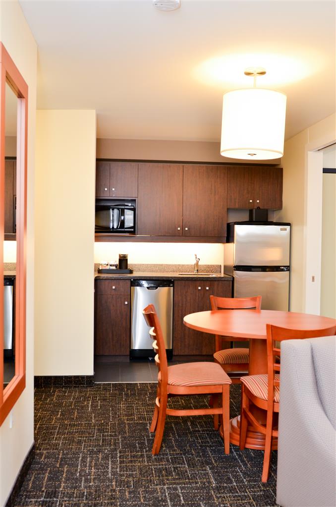 Best Western Thompson Hotel & Suites