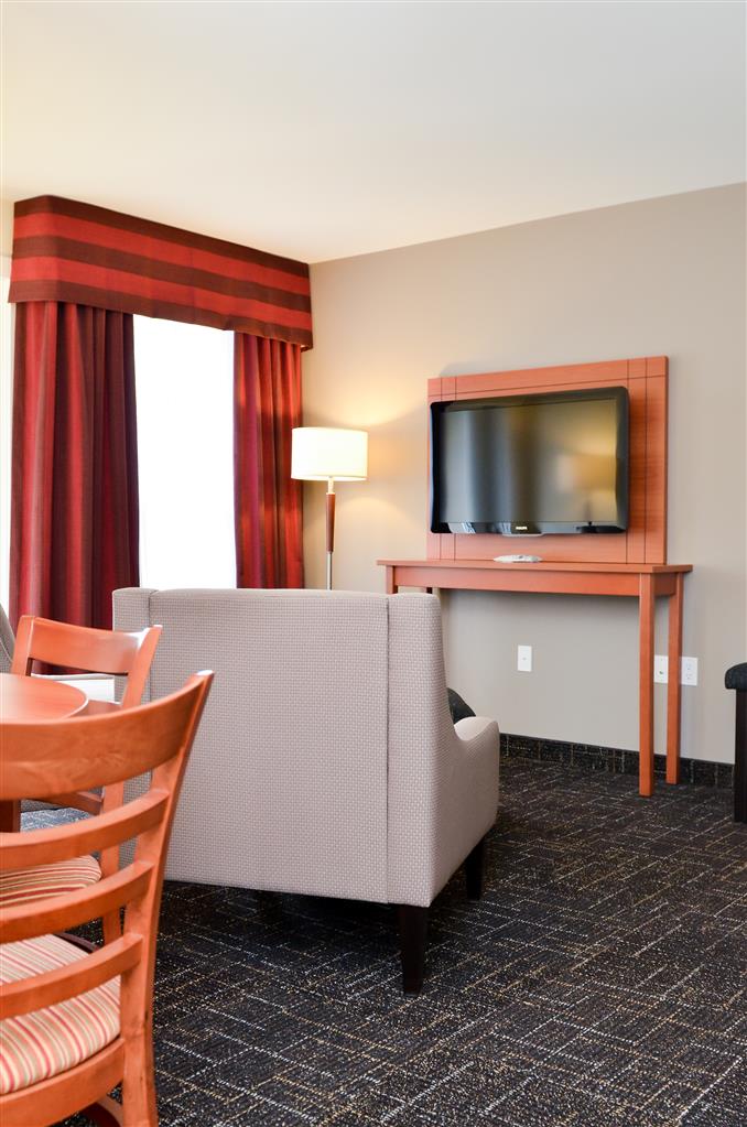 Best Western Thompson Hotel & Suites
