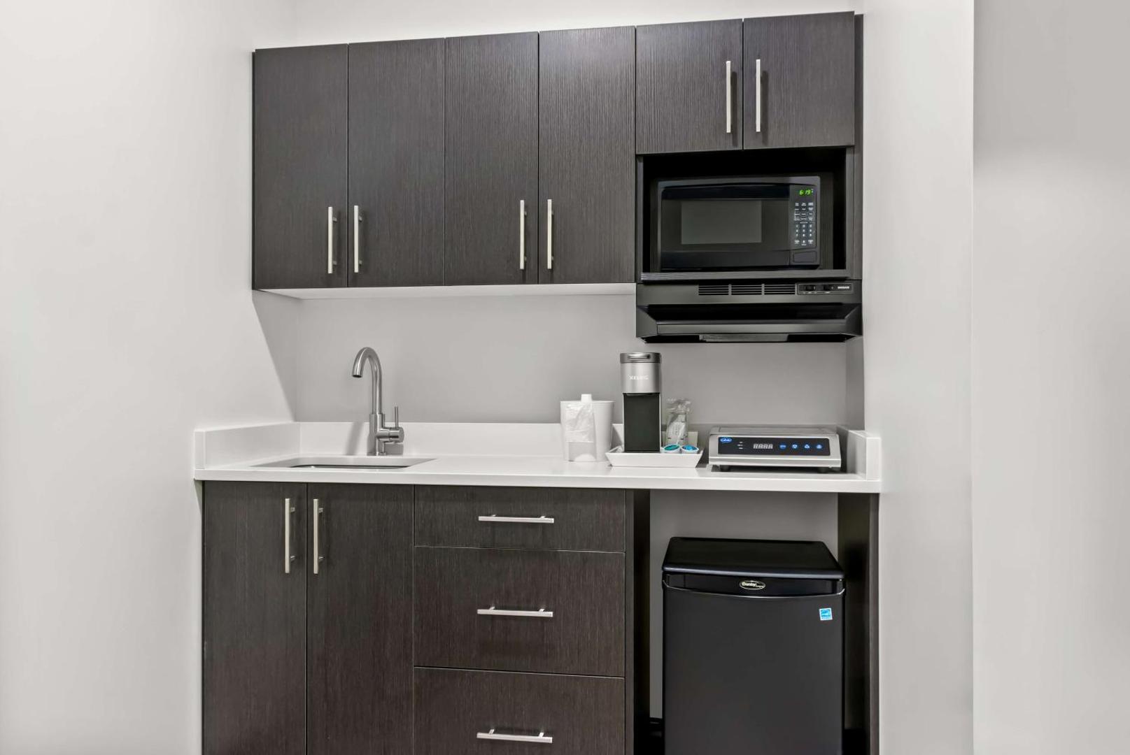 Best Western Plus Winkler