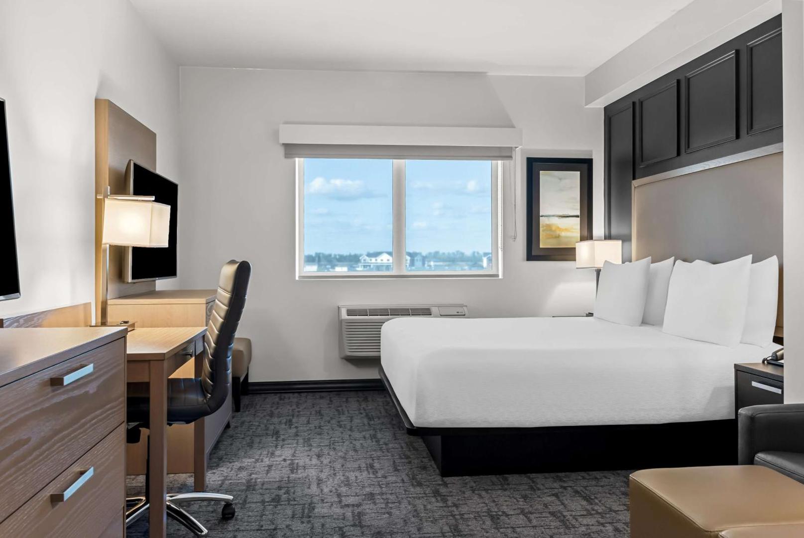 Best Western Plus Winkler