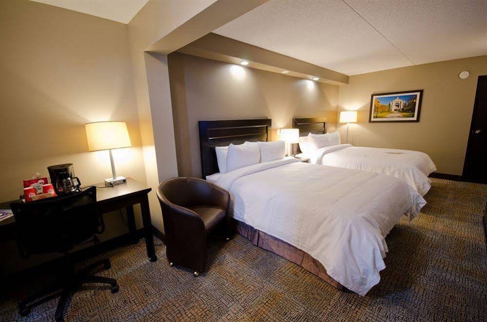 Express by Canad Inns - Fort Garry