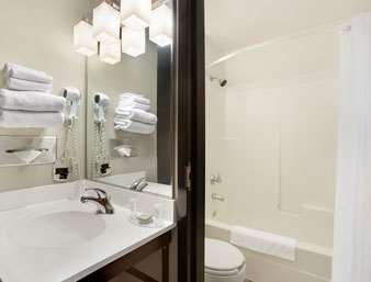 Super 8 by Wyndham Winnipeg East MB