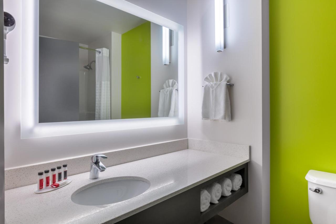Super 8 by Wyndham Winnipeg East MB