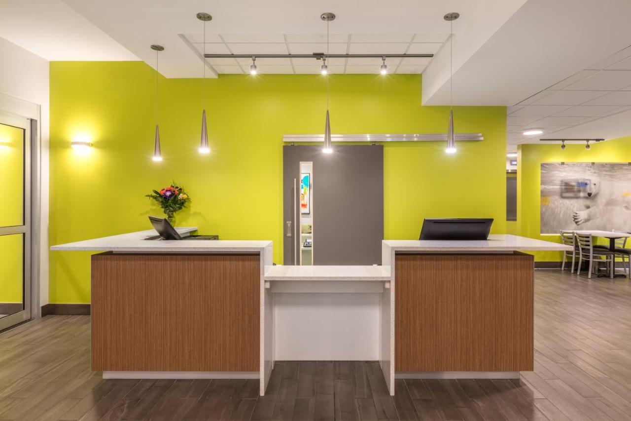 Super 8 by Wyndham Winnipeg East MB