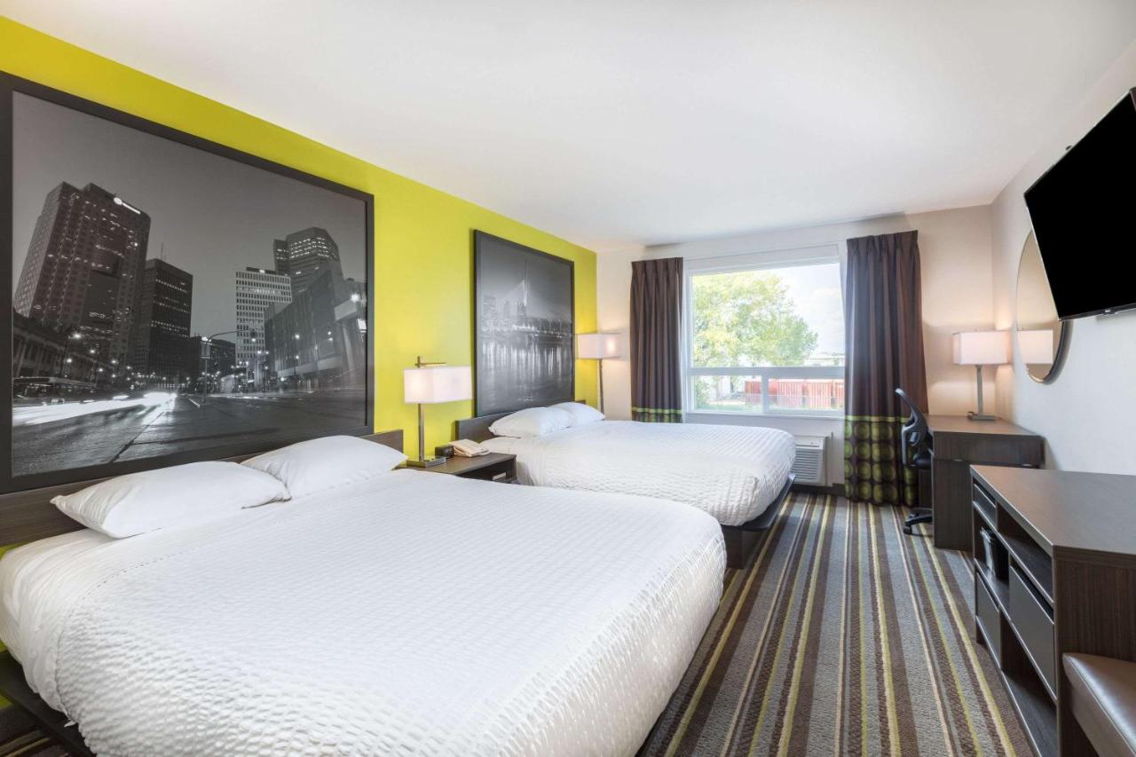 Super 8 by Wyndham Winnipeg East MB