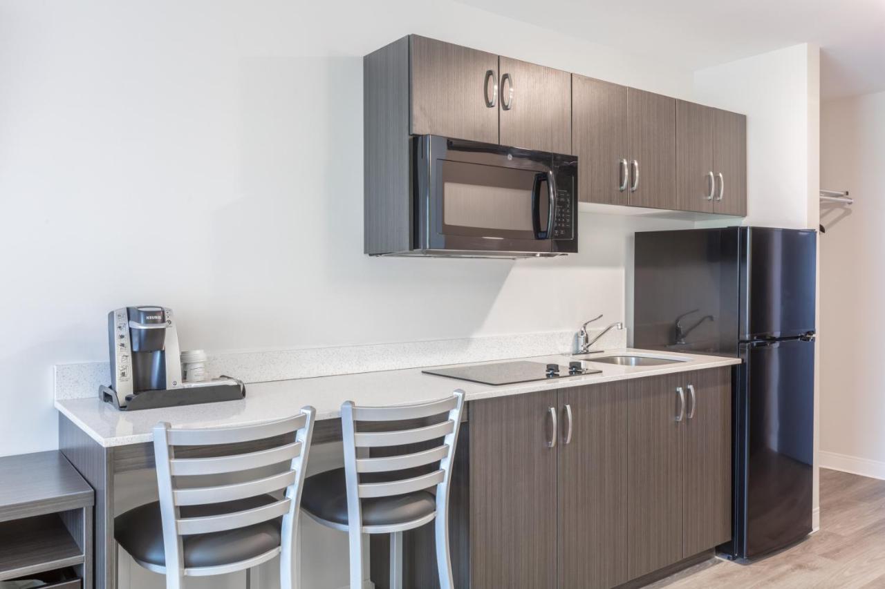 Super 8 by Wyndham Winnipeg East MB