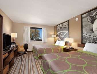 Super 8 by Wyndham Winnipeg East MB