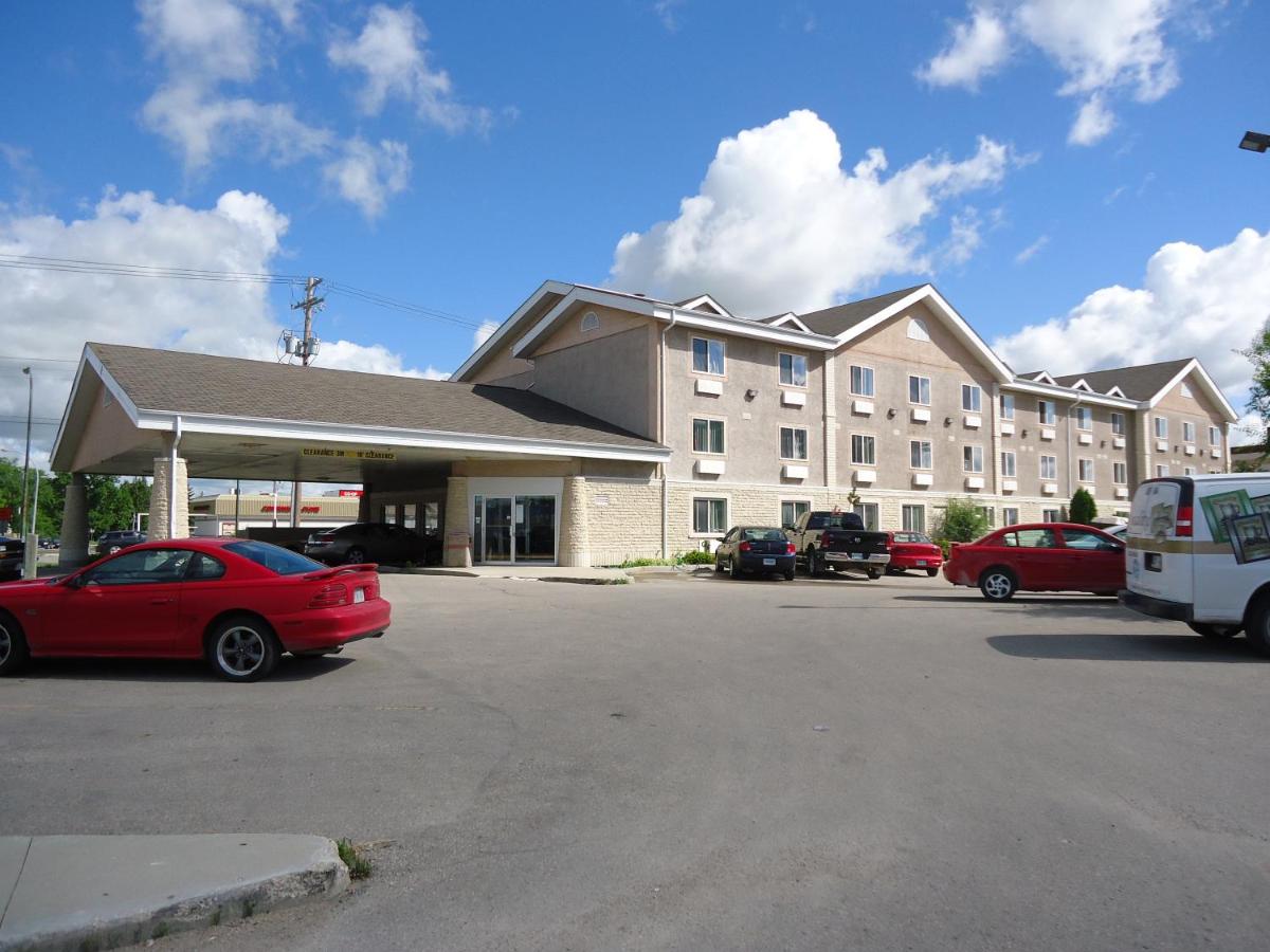 Super 8 by Wyndham Winnipeg West