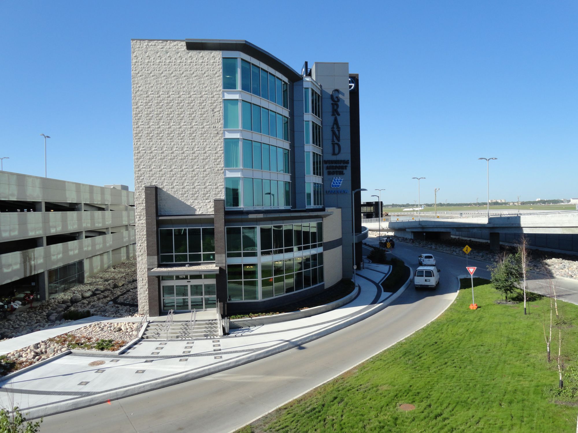 The Grand Winnipeg Airport Hotel
