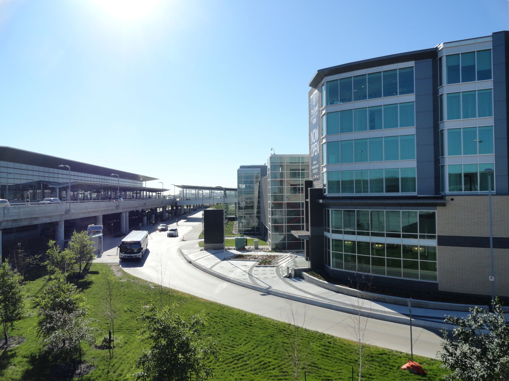 The Grand Winnipeg Airport Hotel