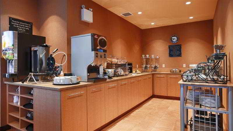Best Western Plus Bathurst Hotel & Suites