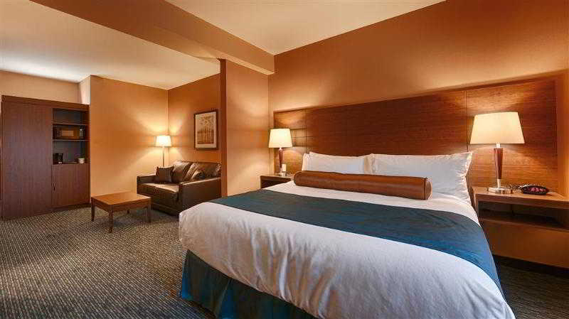 Best Western Plus Bathurst Hotel & Suites