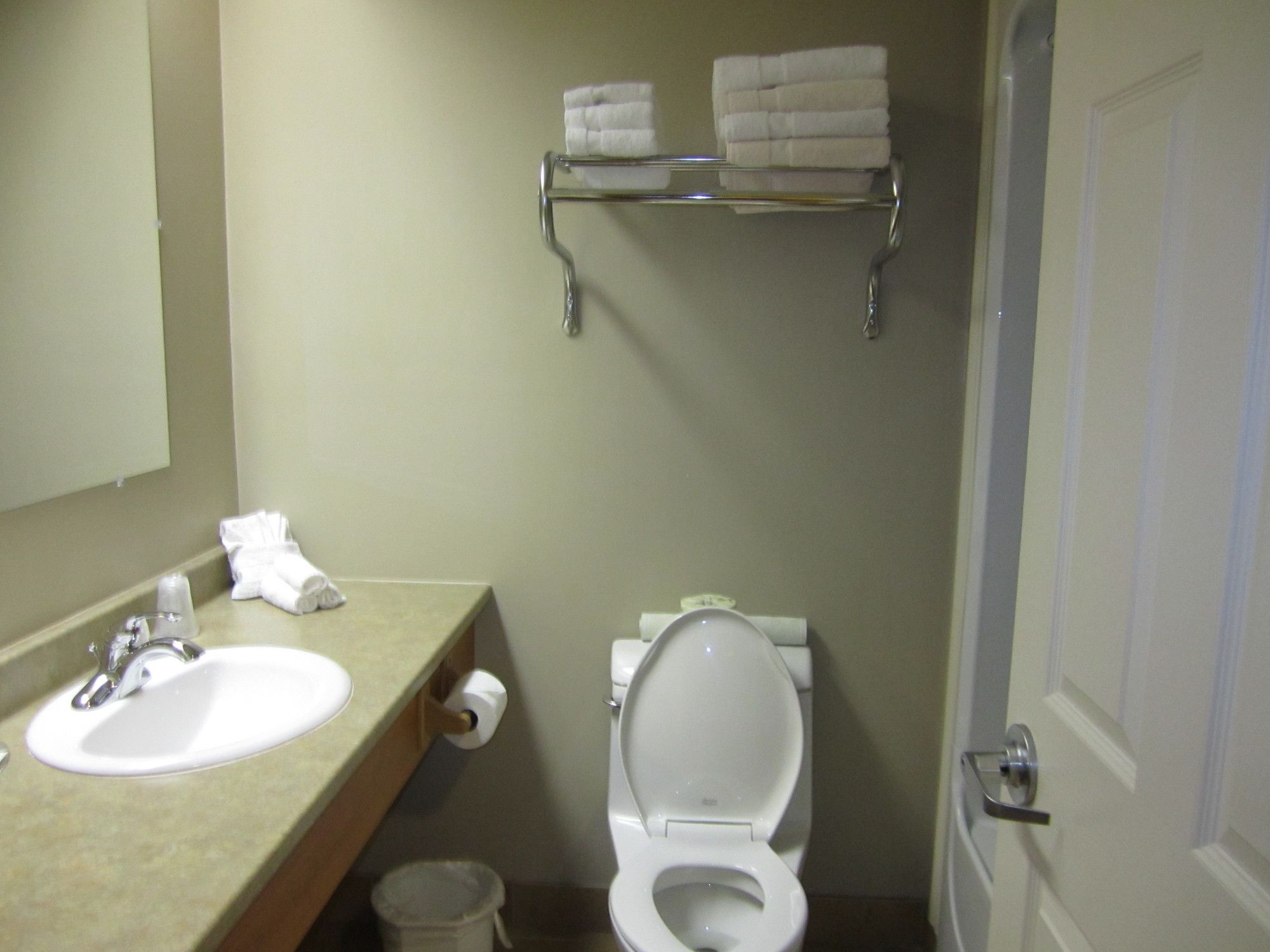Auberge Bouctouche Inn & Suites