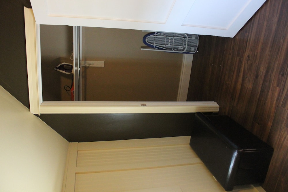 Work-Play Suites Union