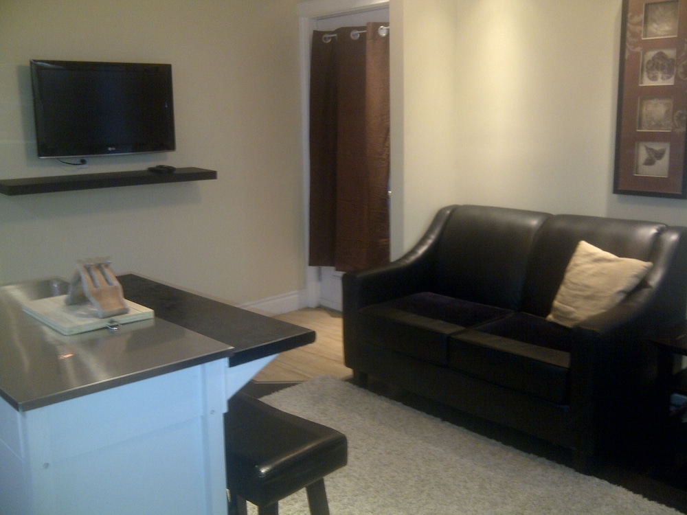 Work-Play Suites Union