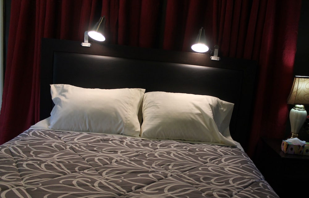 Work-Play Suites Union