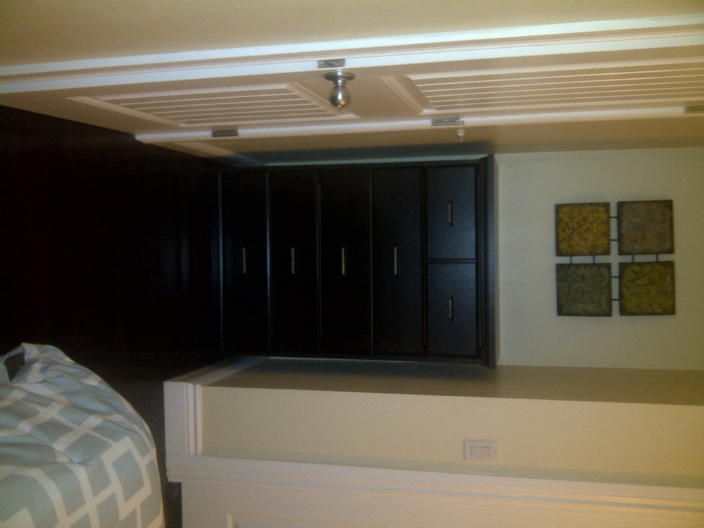 Work-Play Suites Union