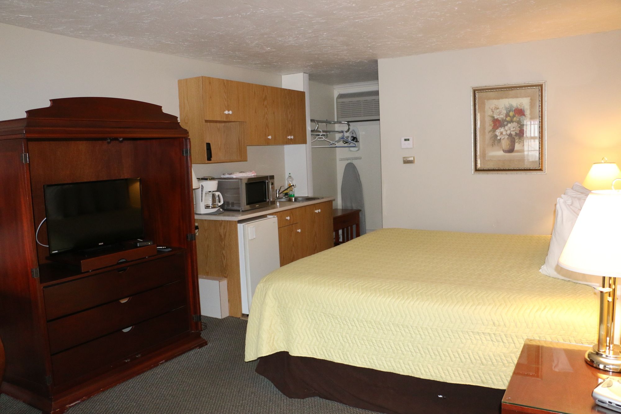 Midtown Motel & Suites
