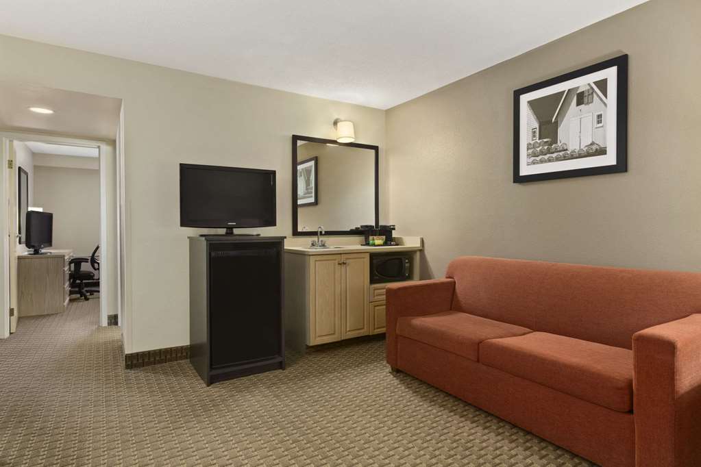 Travelodge Suites by Wyndham Moncton