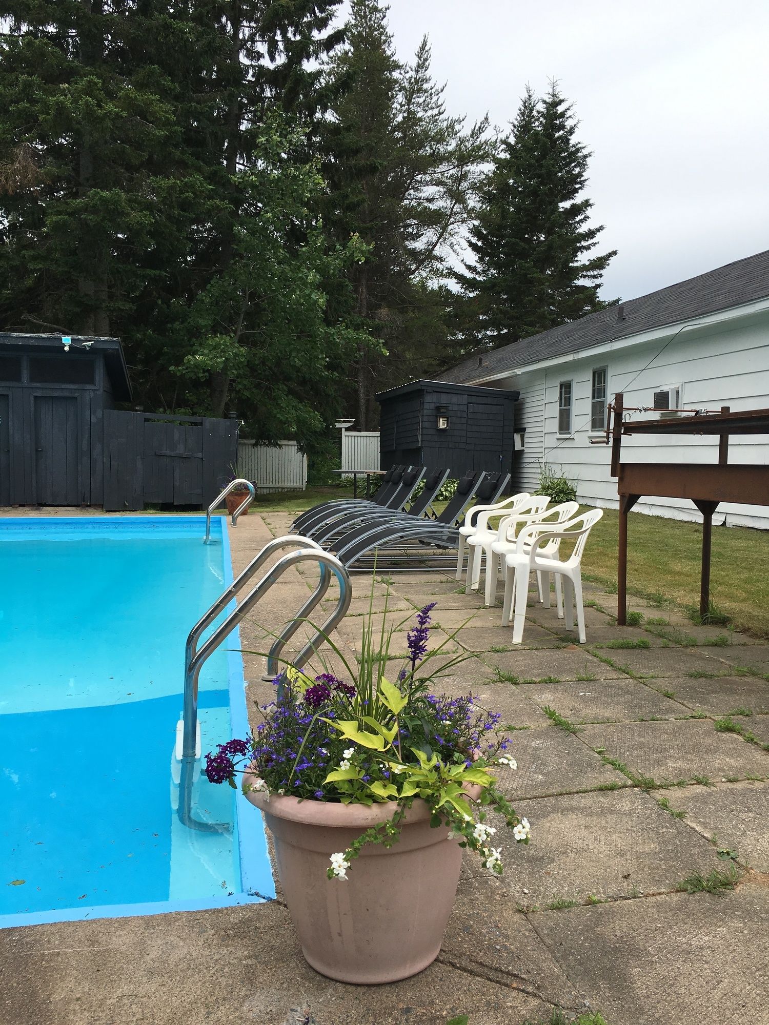 Timberland Motel & Restaurant