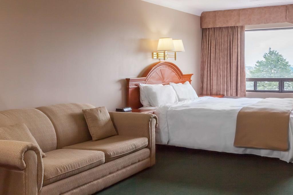 Crowne Plaza Saint John Harbour View