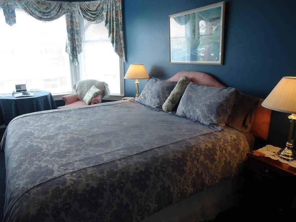 Mahogany Manor B&B