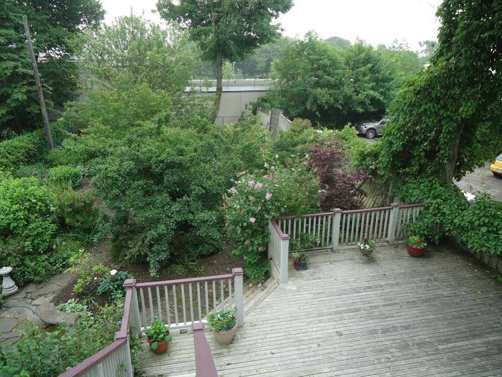 Mahogany Manor B&B
