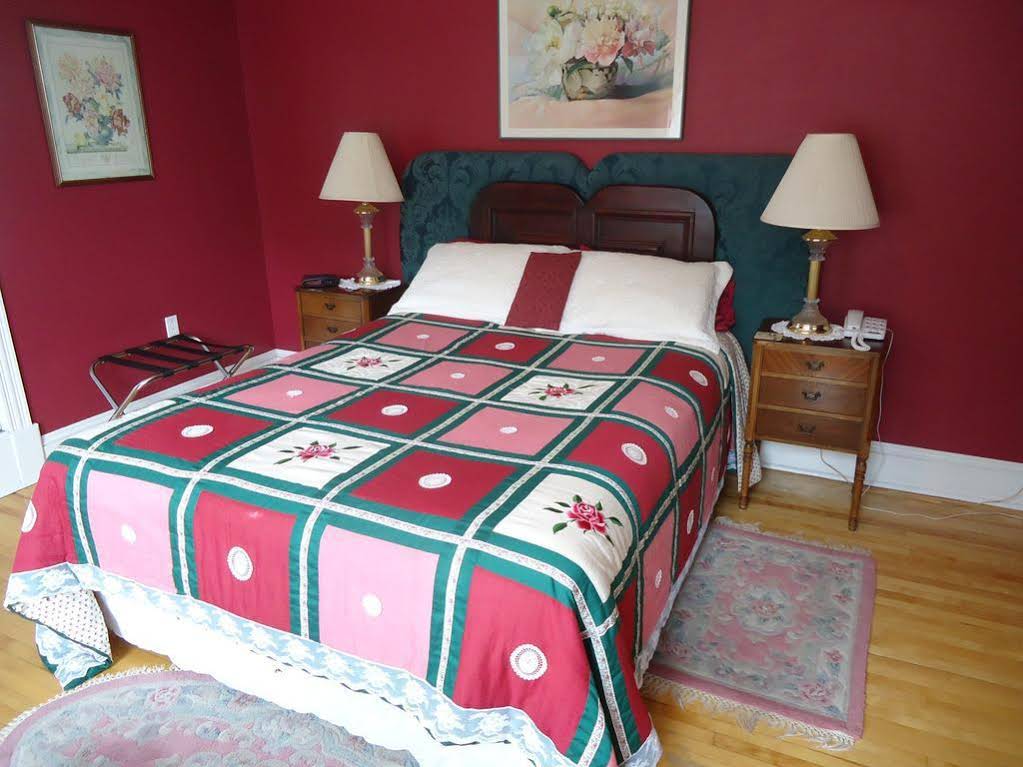 Mahogany Manor B&B