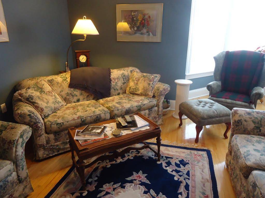 Mahogany Manor B&B
