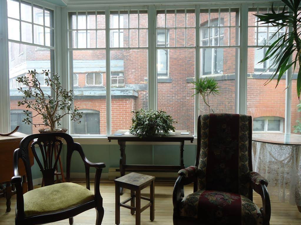 Mahogany Manor B&B