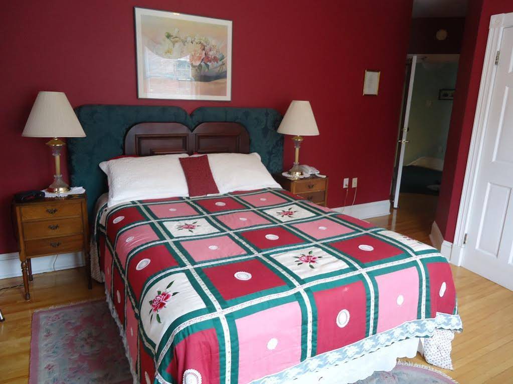 Mahogany Manor B&B