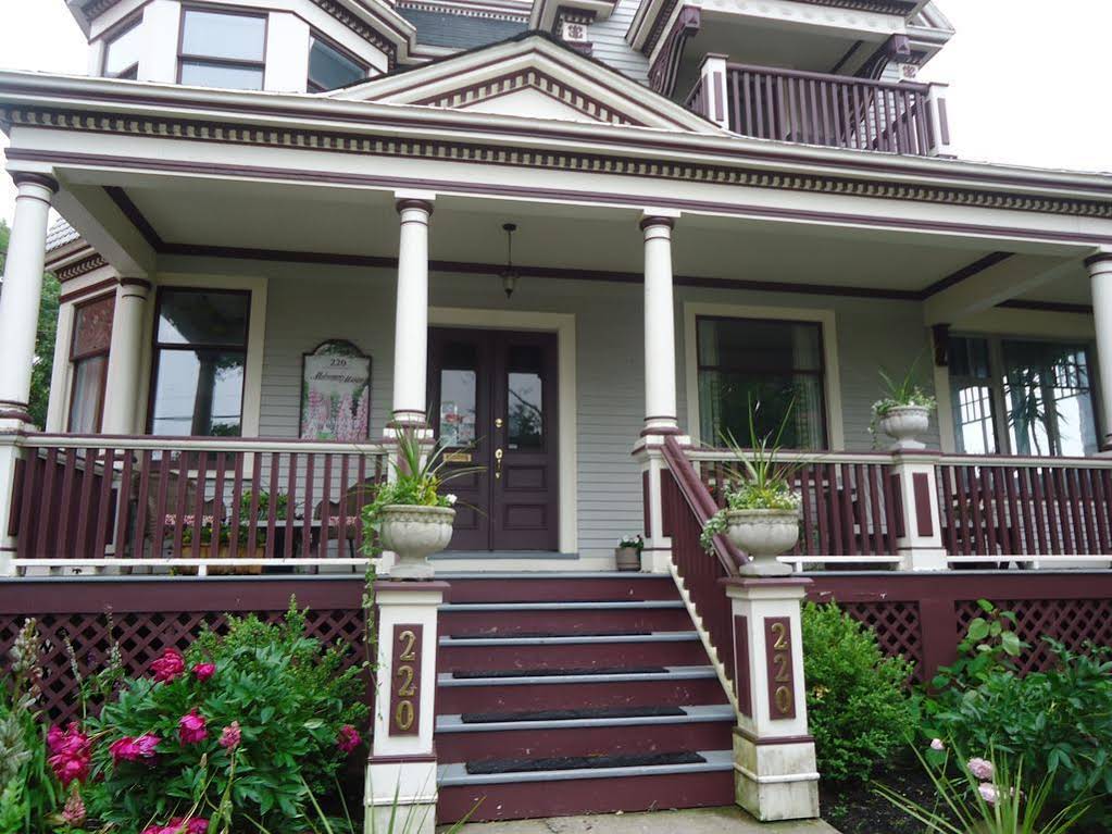 Mahogany Manor B&B