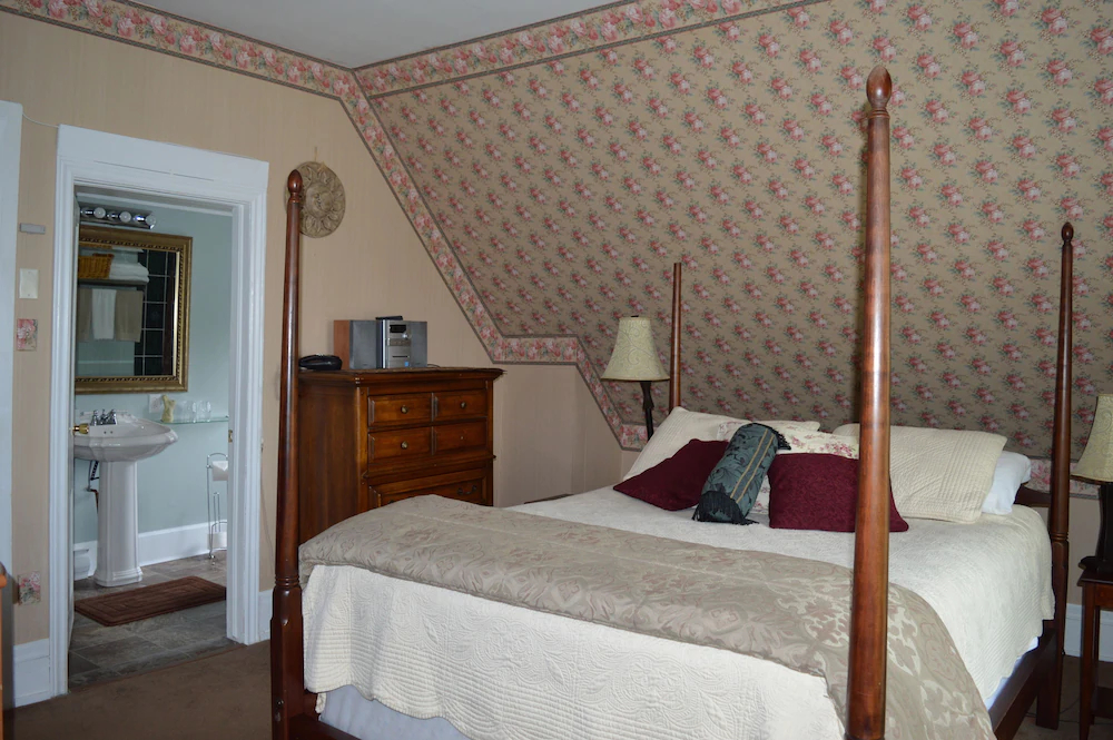 Ascendence Harbourside Mansion Bed And Breakfast