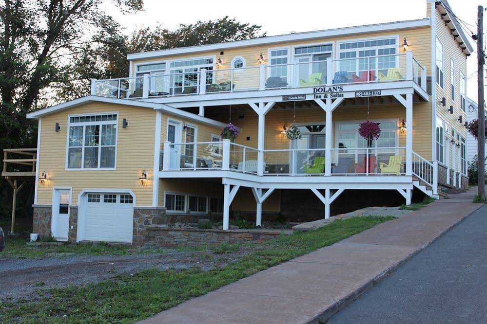Dolan's Inn & Suites