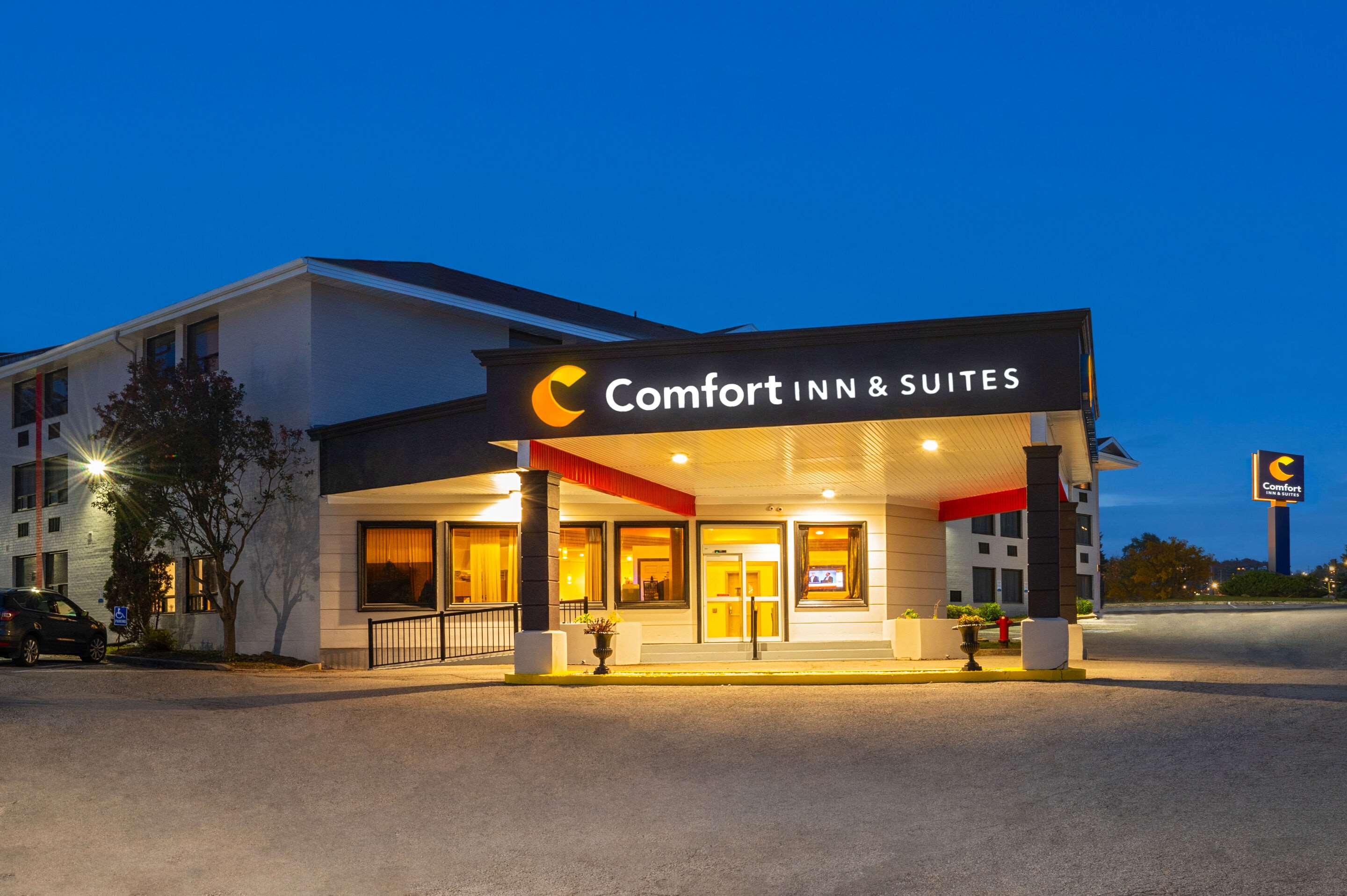 Comfort Inn & Suites Barrie / Essa Road