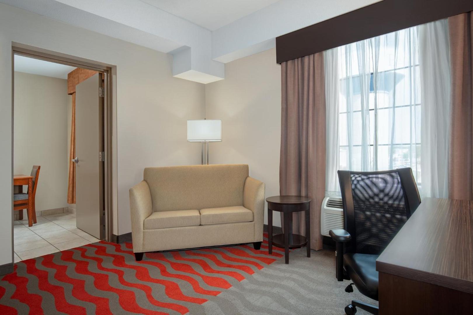 Holiday Inn Express & Suites Barrie